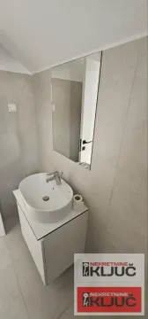Izdavanje, dvosoban stan, 78m², Centar, Novi Sad - image 10