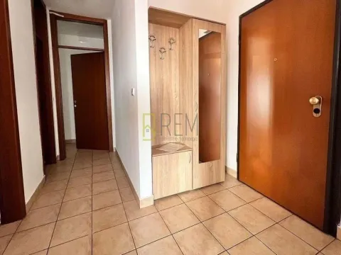 Rent, two bedroom apartment, 78m², Stari Aerodrom, Podgorica - image 4