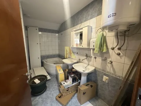 Izdavanje, poslovni prostor, 216m², Centar, Novi Sad - image 15