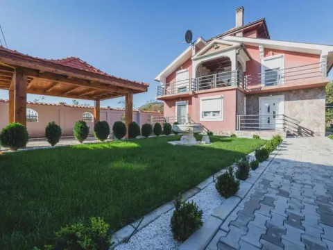 Prodaja, kuća, 200m2, Donji Kokoti, Podgorica Prodaja, kuća, 200m2, Donji Kokoti, Podgorica