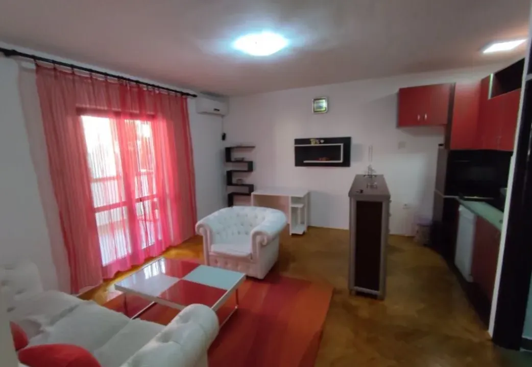 Izdavanje, jednosoban stan, 50m², Momišići, Podgorica