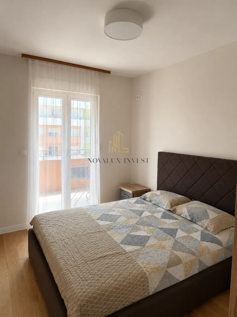 Izdavanje, jednosoban stan, 50m², Central Point, Podgorica