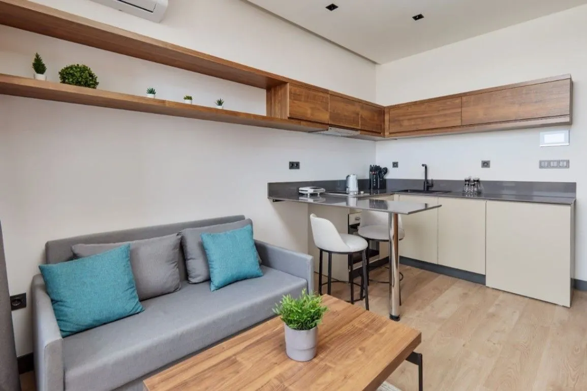 Izdavanje, jednosoban stan, 30m², Kavač, Kotor