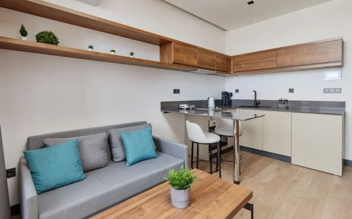 Izdavanje, jednosoban stan, 30m², Kavač, Kotor