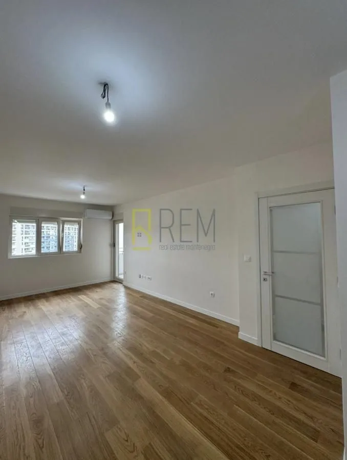 Izdavanje, jednosoban stan, 49m², Podgorica, Crna Gora