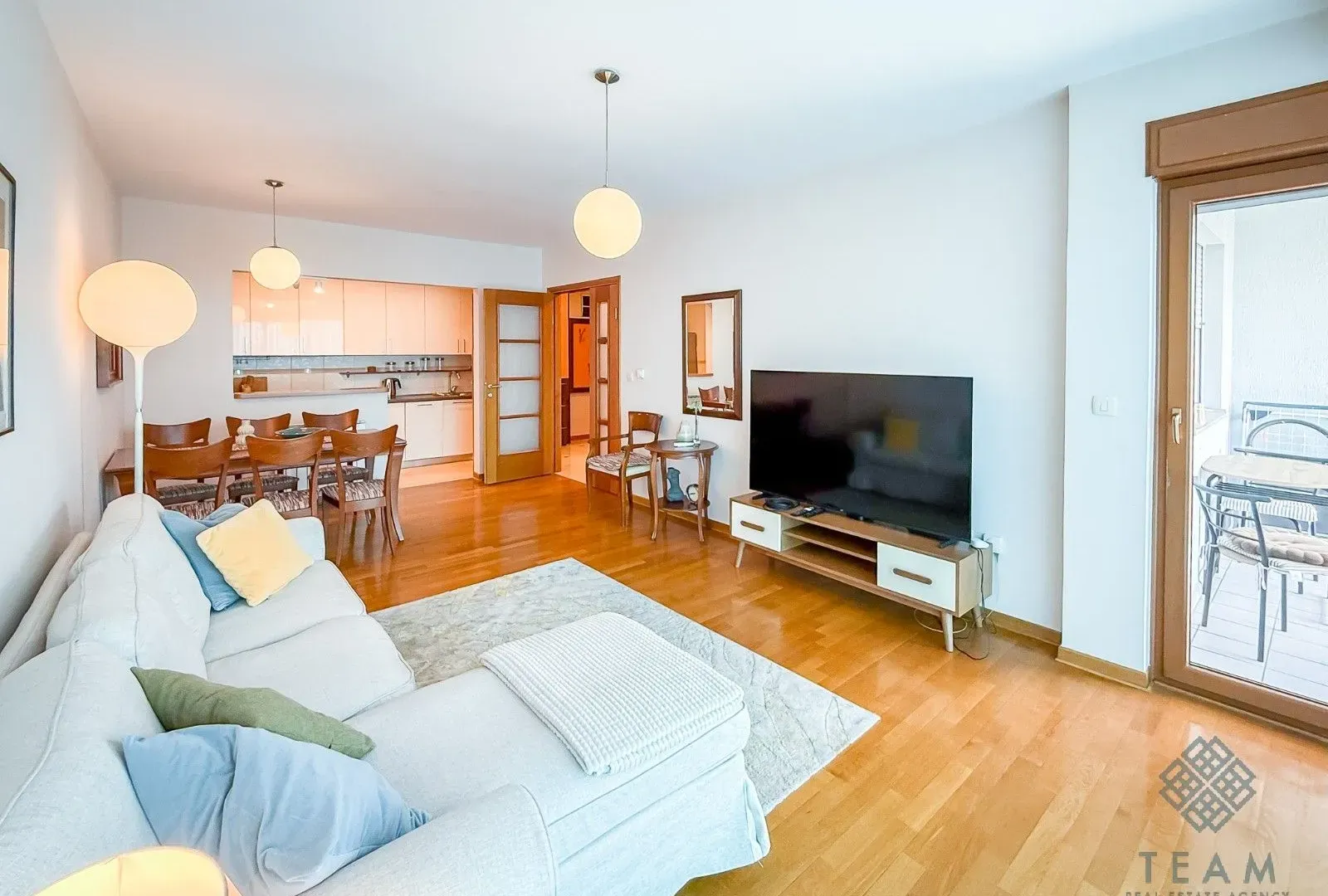 Izdavanje, dvosoban stan, 78m², Preko Morače, Podgorica