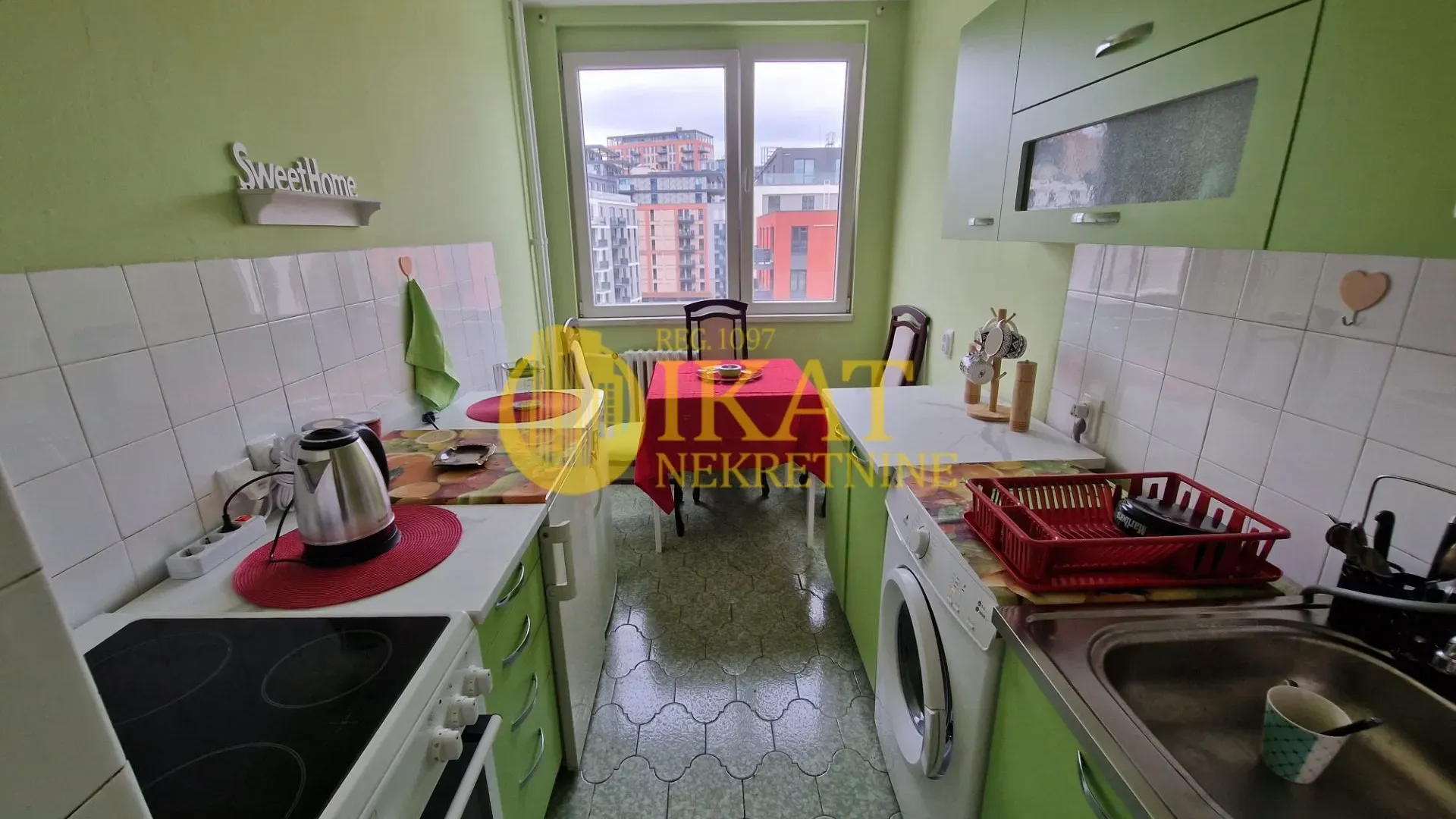 Izdavanje, trosoban stan, 72m², Savski Trg, Beograd