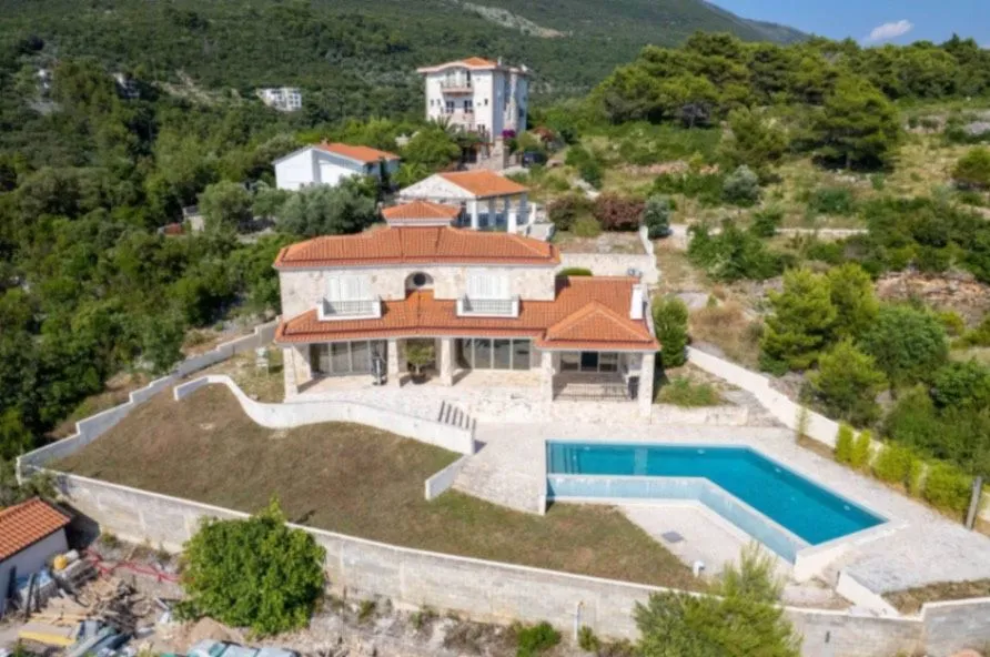 Sale, four bedroom apartment, 228m², Luštica Bay, Tivat