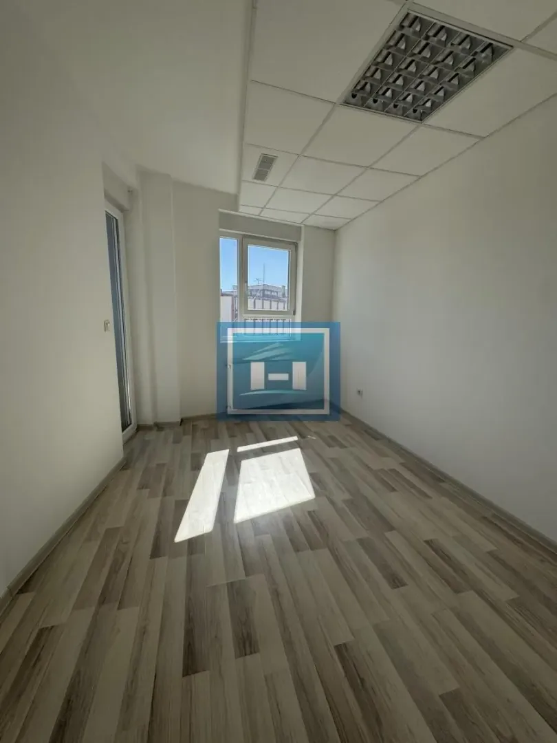 Prodaja, trosoban stan, 70m², Centar, Ćuprija