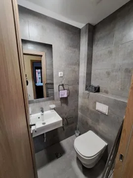 Izdavanje, dvosoban stan, 75m², Master Kvart, Podgorica - image 17