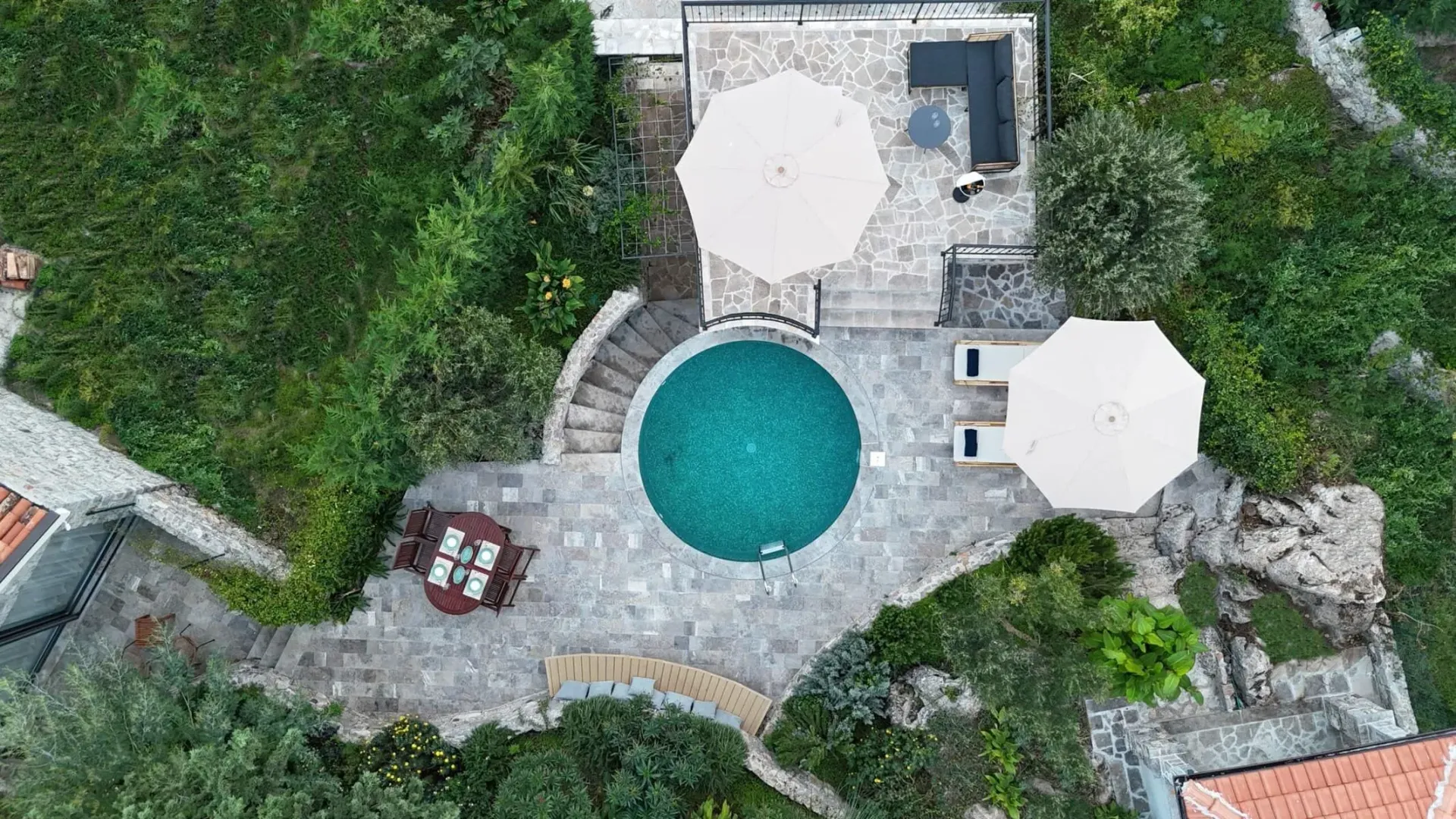 Rent, house, 520m², Đuraševići, Tivat