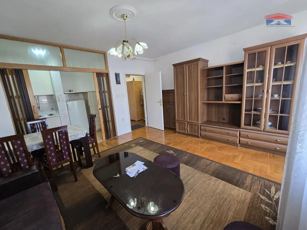 Izdavanje, trosoban stan, 65m², Podbara, Novi Sad Sve Podlokacije