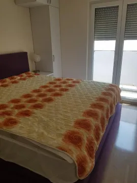 Izdavanje, jednosoban stan, 52m², City Kvart, Podgorica - image 8