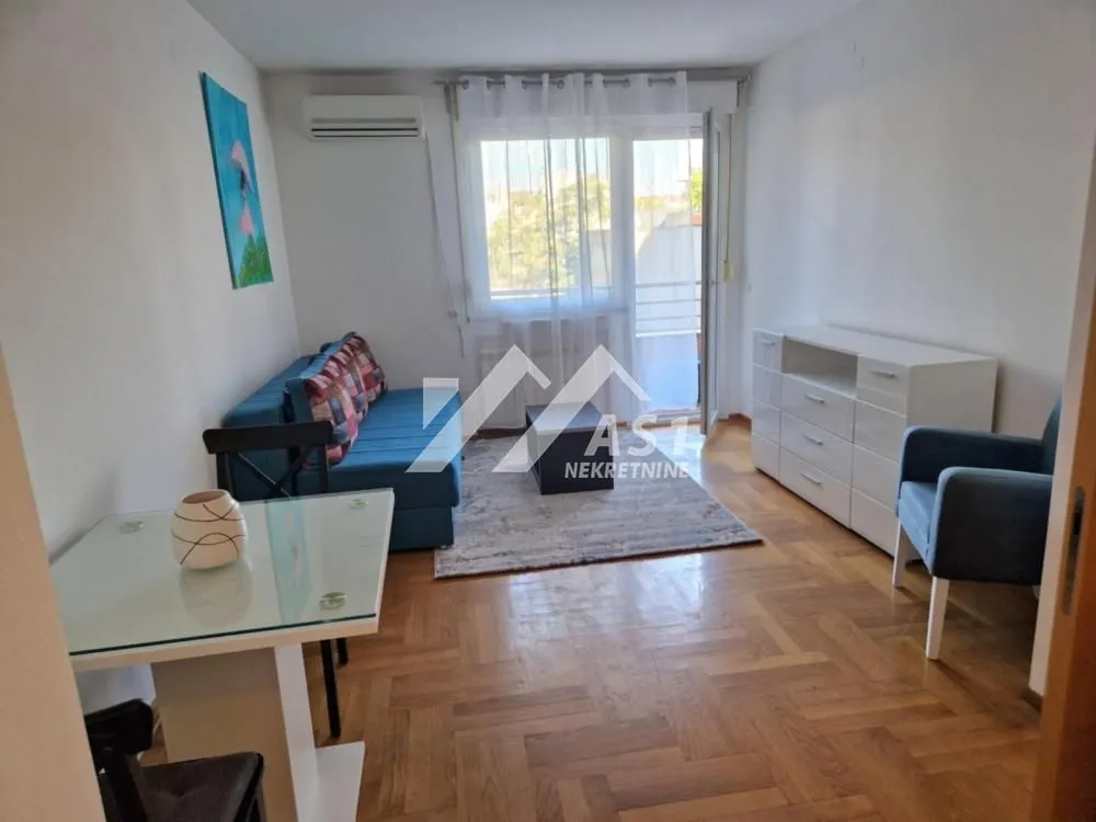 Izdavanje, dvosoban stan, 45m², Novi Sad Sve Podlokacije, Novi Sad