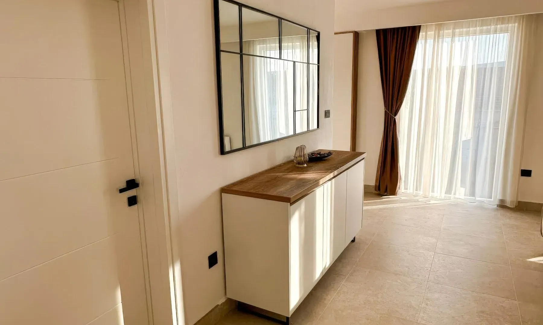 Izdavanje, dvosoban stan, 102m², Seljanovo, Tivat