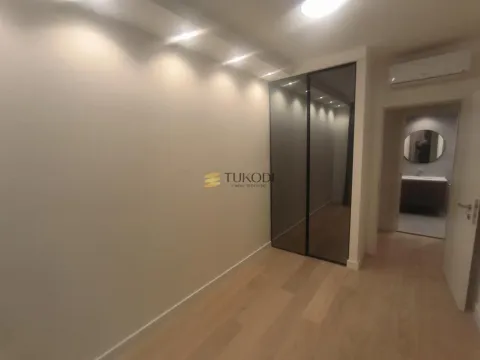 Rent, two bedroom apartment, 75m², Savski Venac, Beograd - image 13