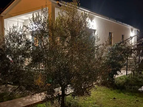 Stan-na-dan, jednosoban stan, 60m², Bonići, Tivat - image 18