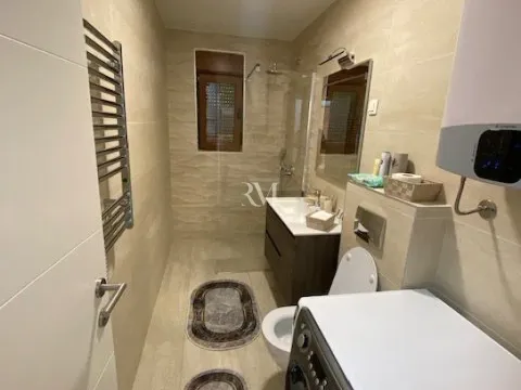 Rent, one bedroom apartment, 50m², Đuraševići, Tivat - image 17