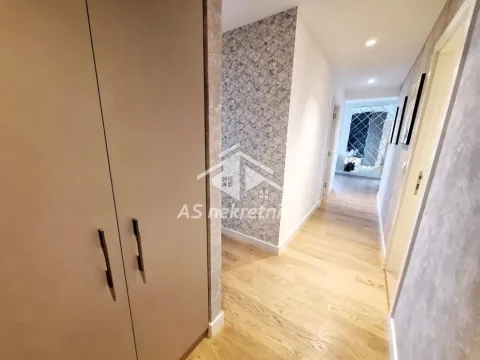 Izdavanje, trosoban stan, 90m², Savski Venac, Beograd - image 6