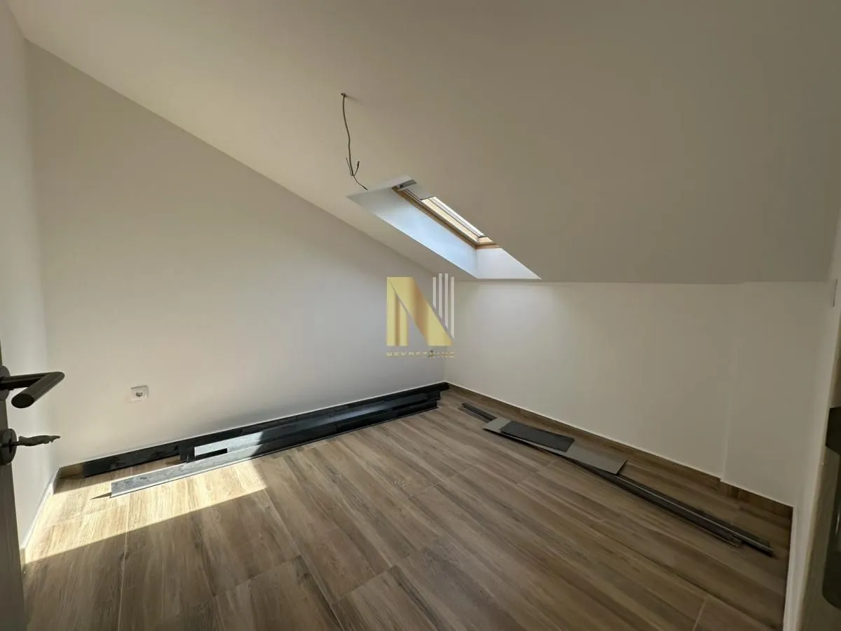 Prodaja, dvosoban stan, 55m², Centar, Inđija