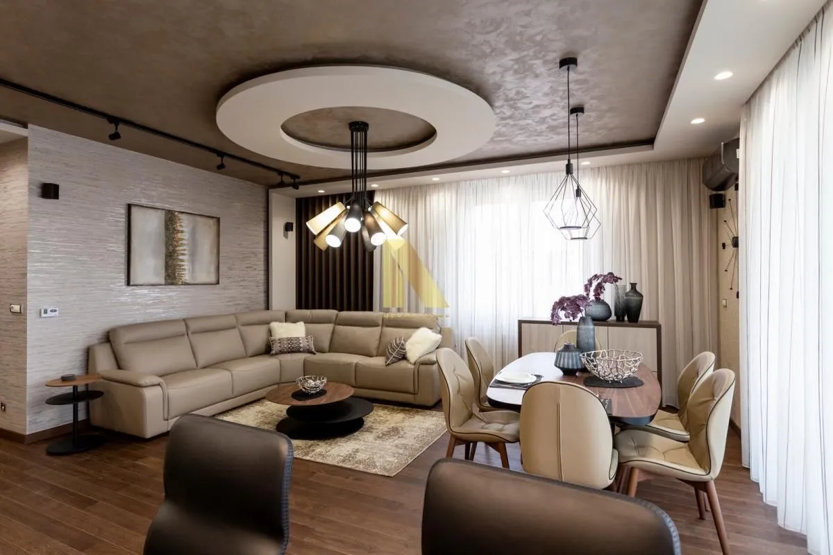 Izdavanje, četvorosoban stan, 125m², Sajmište, Novi Sad