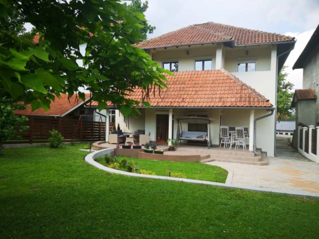 Prodaja,  kuća, 392m2, Lazarevac, Beograd