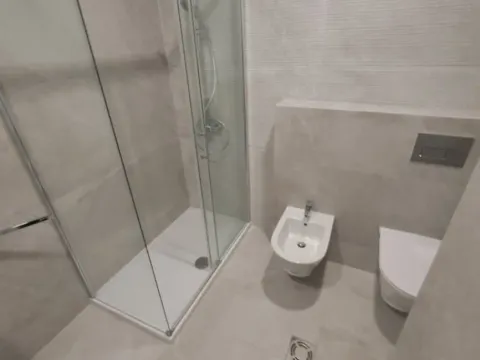 Izdavanje, dvosoban stan, 72m², Central Point, Podgorica - image 10