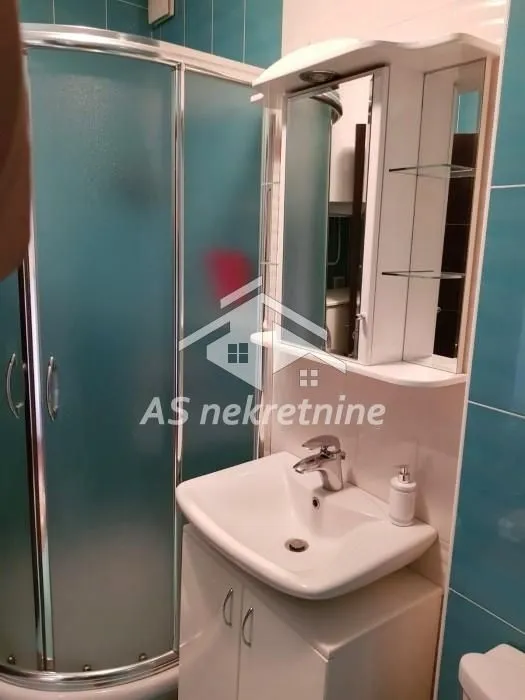 Izdavanje, trosoban stan, 75m², Fon (Fon - Bilećka), Voždovac Sve Podlokacije