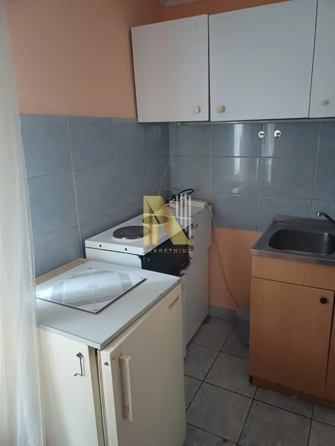Prodaja, garsonjera, 21m², Salajka, Novi Sad Sve Podlokacije