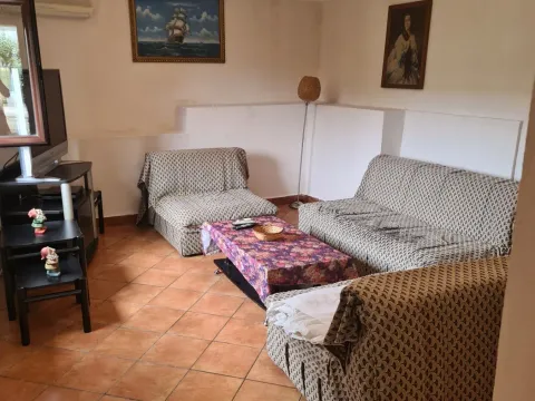 Rent, studio apartment, 40m², Tološi, Podgorica - image 3