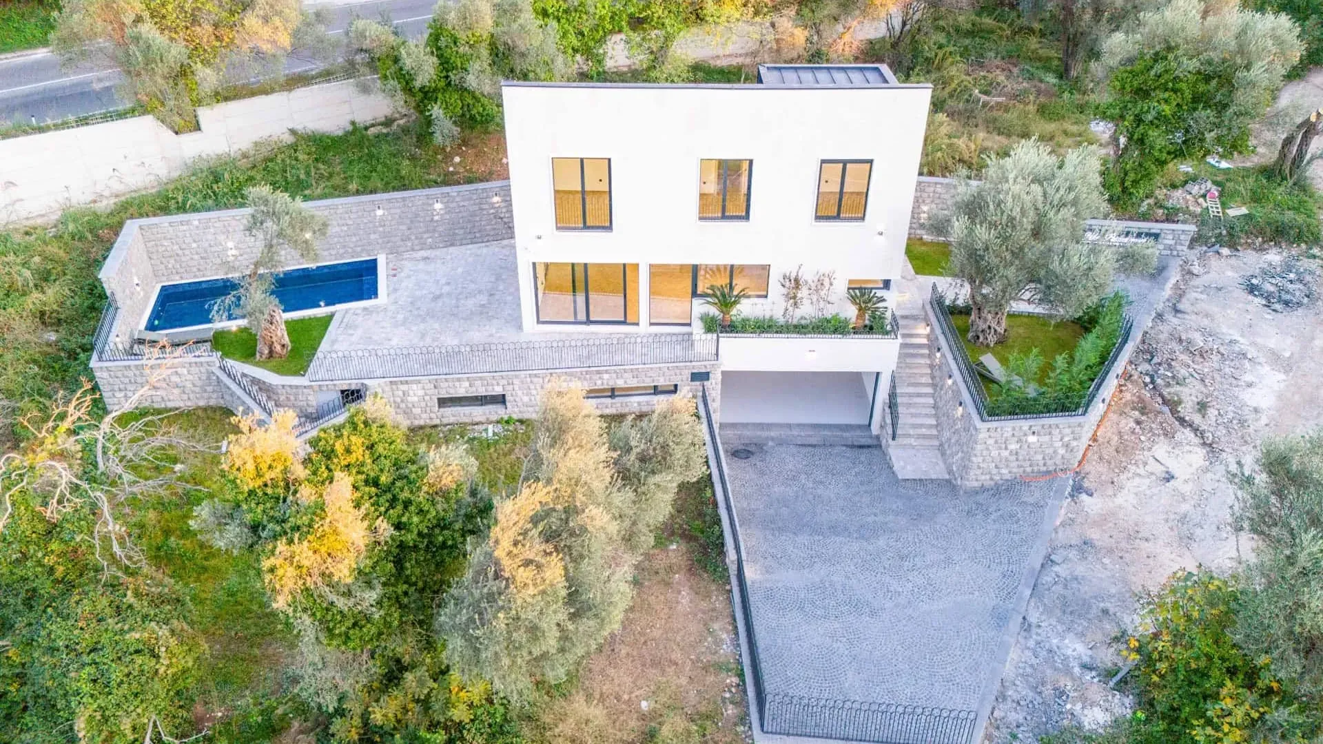 Prodaja, kuća, 240m², Kamenovo, Budva