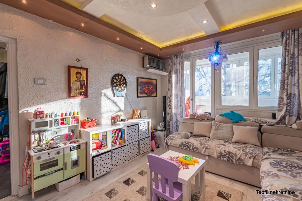 Sale, three bedroom apartment, 74m², Zemun Sve Podlokacije, Beograd