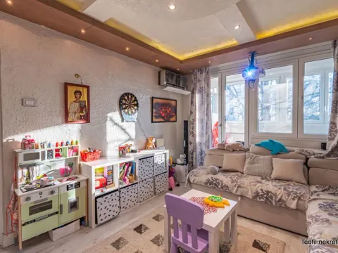 Prodaja, trosoban stan, 74m², Zemun Save Kovačevića, Zemun Sve Podlokacije - image 2