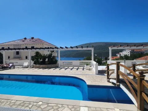 Izdavanje, jednosoban stan, 38m², Đenovići, Herceg Novi - image 16