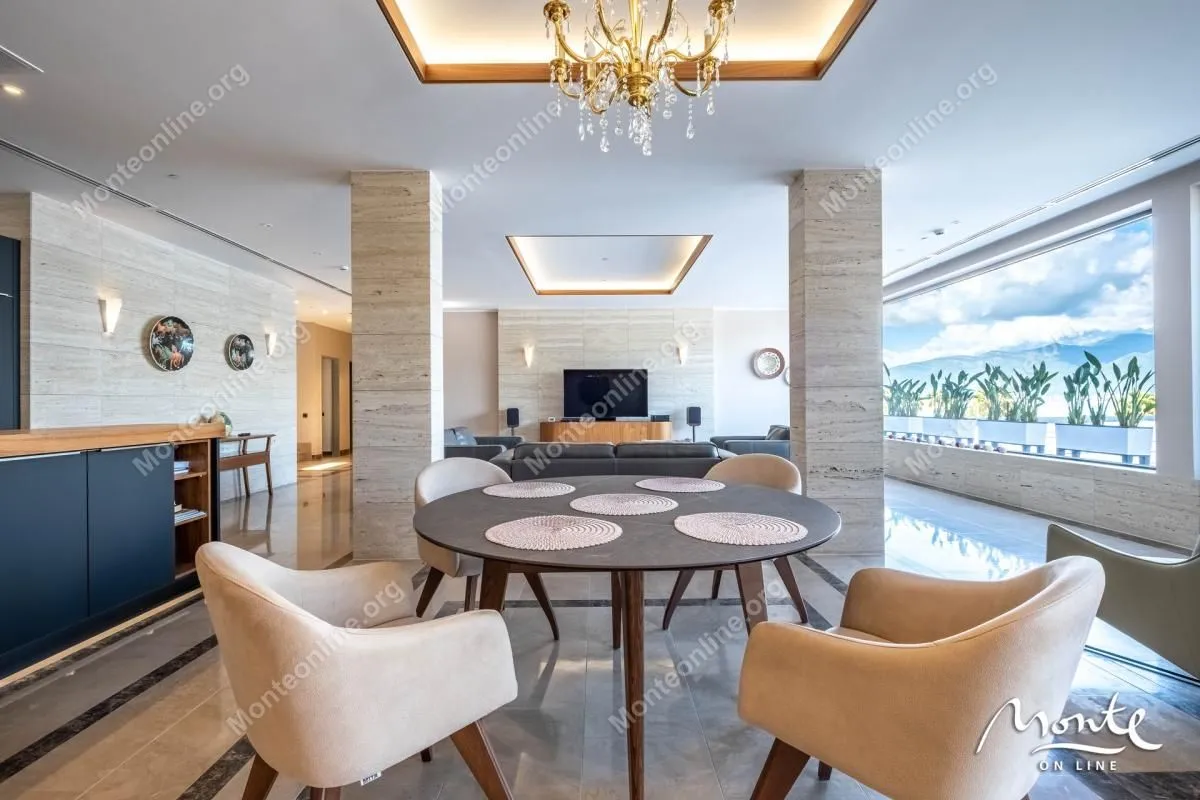 Prodaja, trosoban stan, 230m², Bogišići, Tivat