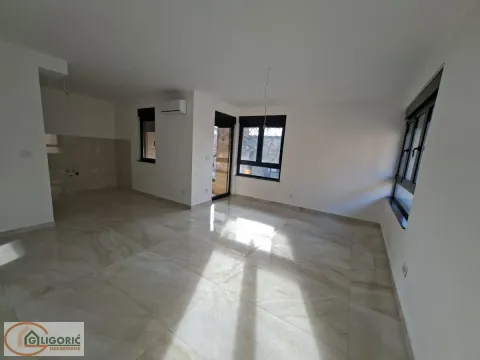 Prodaja, dvosoban stan, 74m², Pančevo, Srbija - image 8