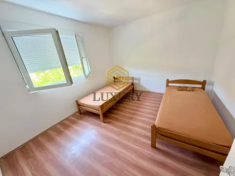 Rent, three bedroom apartment, 100m², Stari Aerodrom, Podgorica - image 2