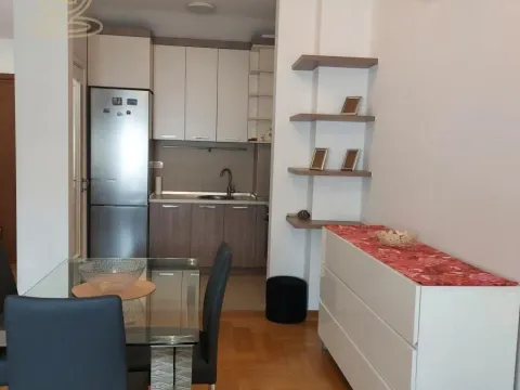 Izdavanje, trosoban stan, 64m², Kalenić Pijaca, Vračar Sve Podlokacije - image 6