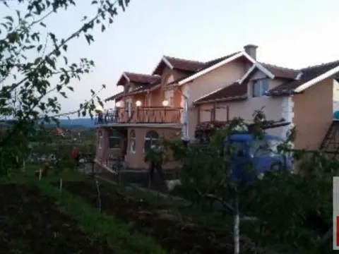 Izdavanje, kuća, 400m², Trandžament, Petrovaradin - image 3