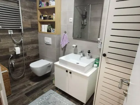 Sale, one bedroom apartment, 61m², Dobrota, Kotor - image 20