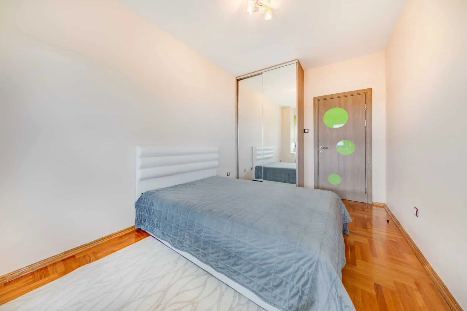 Prodaja, dvosoban stan, 84m², Centar, Podgorica