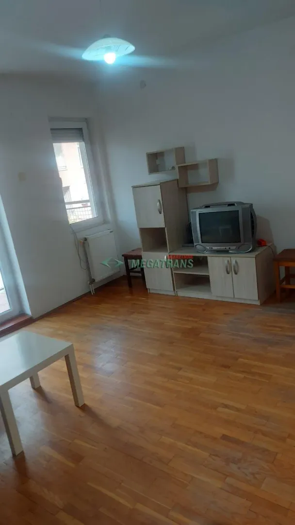 Izdavanje, jednosoban stan, 30m², Bulevar Oslobodjenja, Novi Sad Sve Podlokacije
