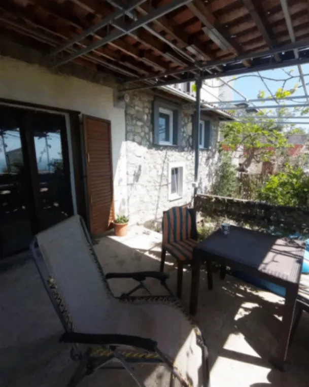 Prodaja, kuća, 284m², Dobre Vode, Bar