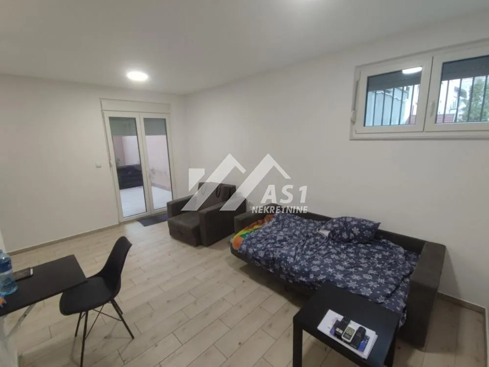 Izdavanje, stan, 32m², Centar, Novi Sad