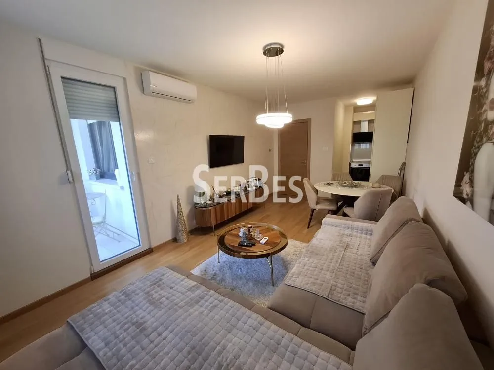 Izdavanje, dvosoban stan, 50m², Socijalno, Novi Sad Sve Podlokacije