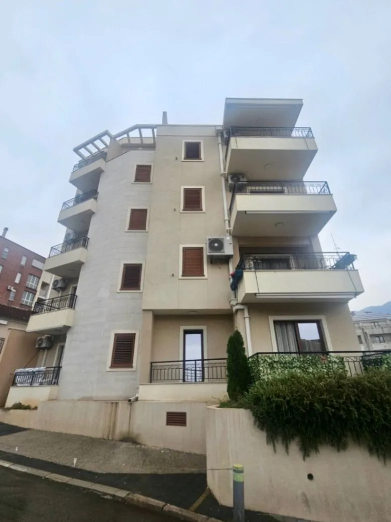 Rent, one bedroom apartment, 35m², Babin Do, Budva