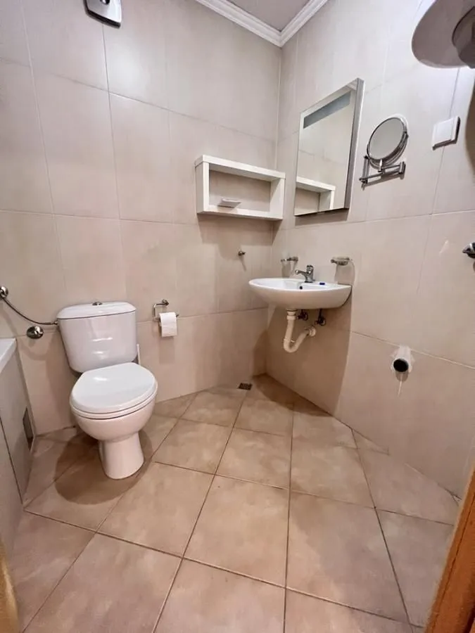 Izdavanje, stan, 142m², Salajka, Novi Sad Sve Podlokacije