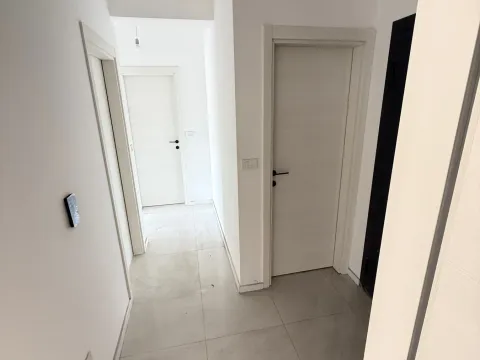 Prodaja, dvosoban stan, 67m², Stari Aerodrom, Podgorica - image 4