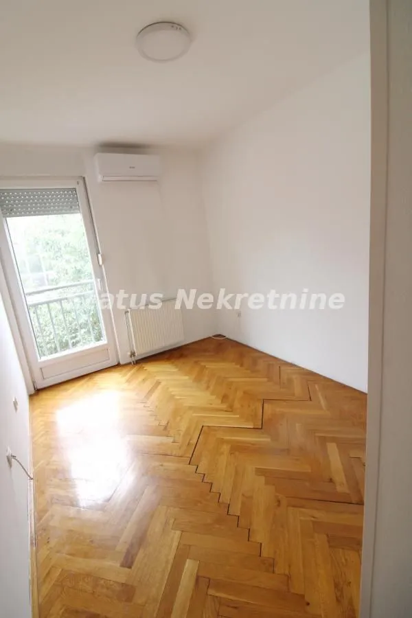 Prodaja, trosoban stan, 83m², Bulevar Oslobodjenja, Novi Sad Sve Podlokacije