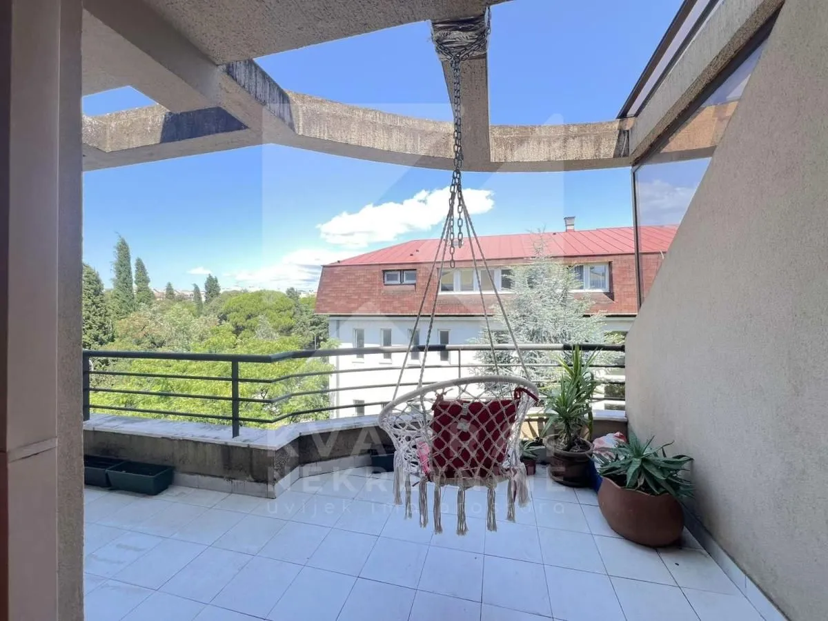 Prodaja, petosoban stan, 193m², Preko Morače, Podgorica
